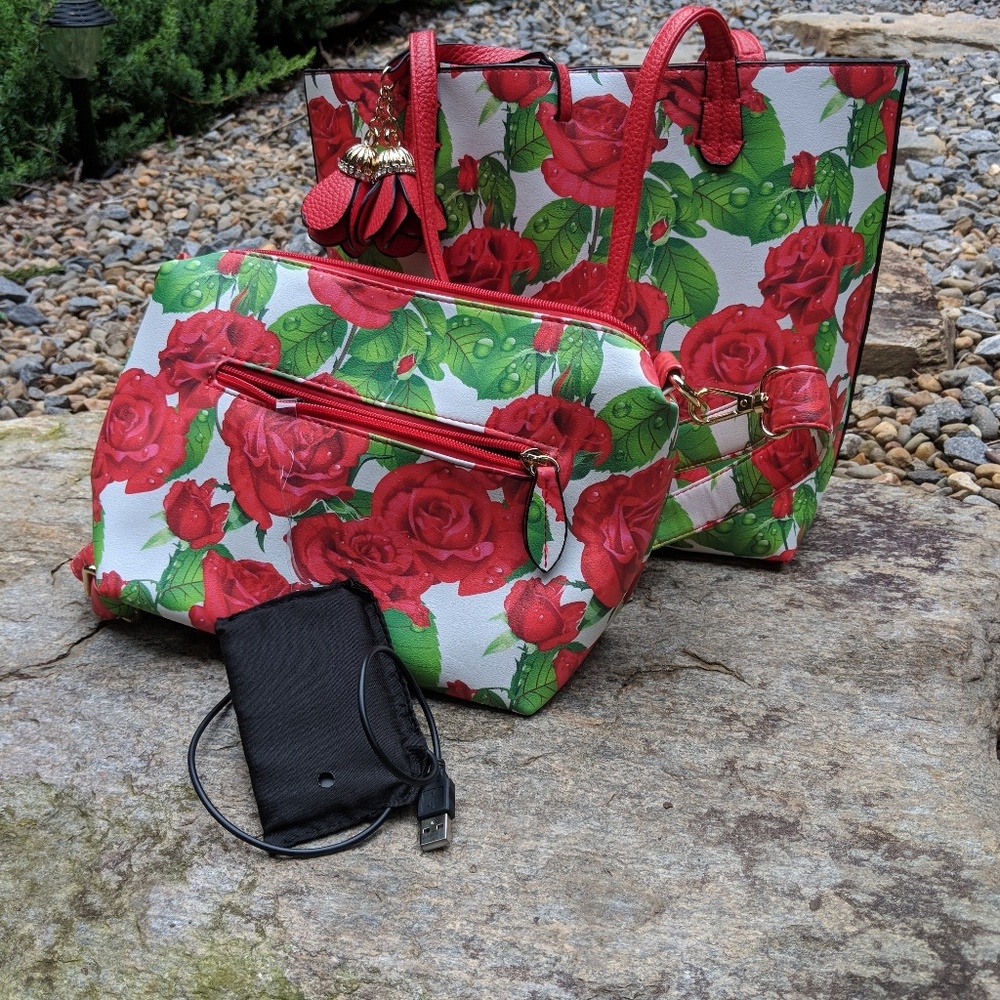 Floral print duel purse set.